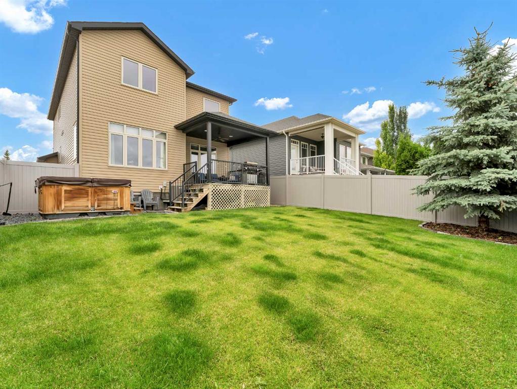 527 Vista Drive SE