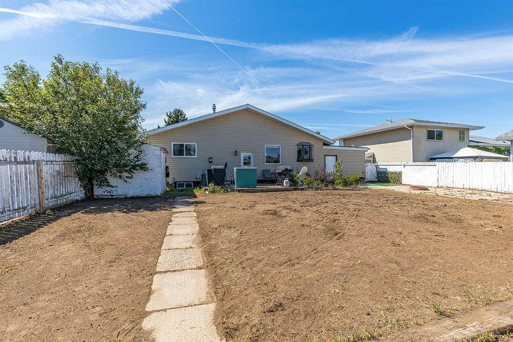 2170 Hawke Crescent NE