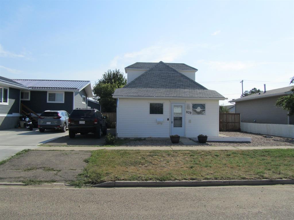 829 Main Street S