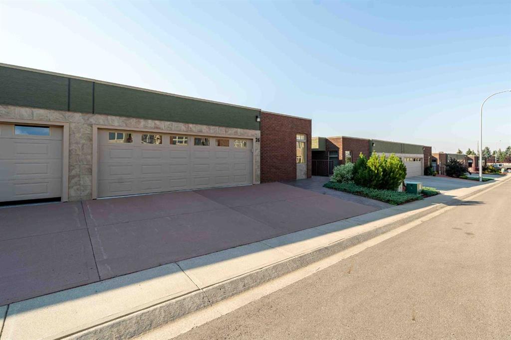 26 Palisades Mews NE
