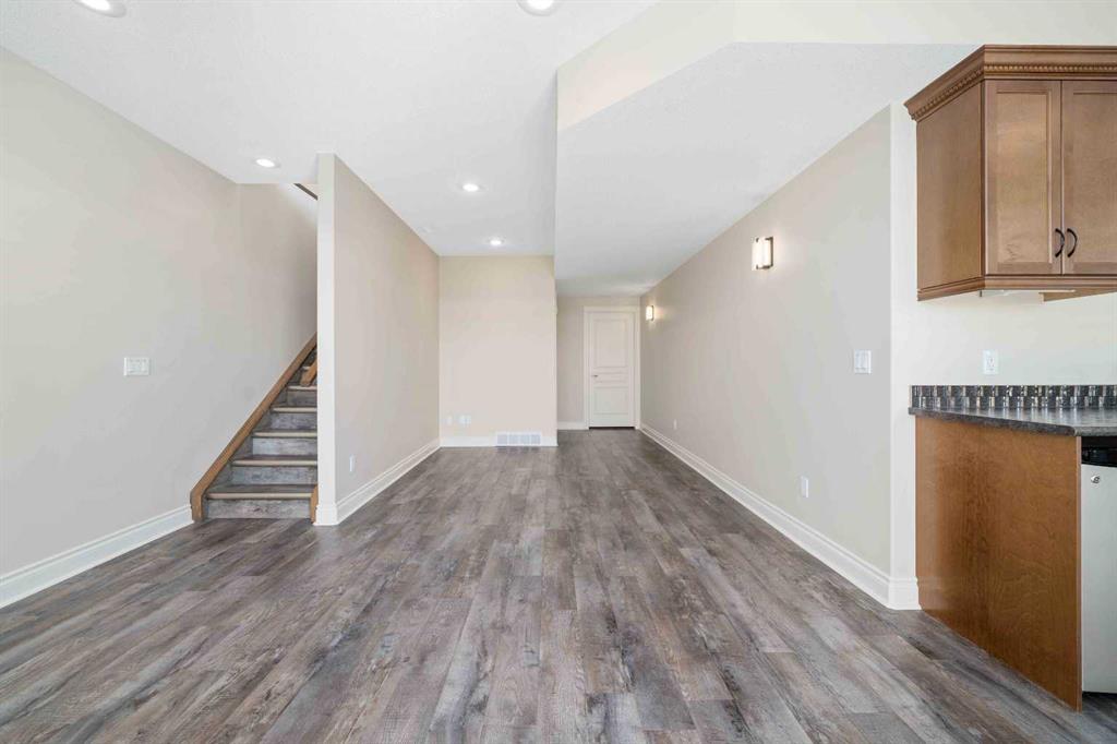 26 Palisades Mews NE