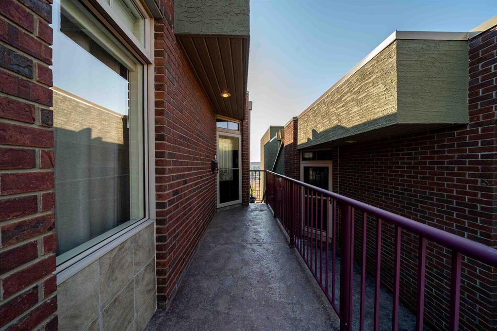 26 Palisades Mews NE
