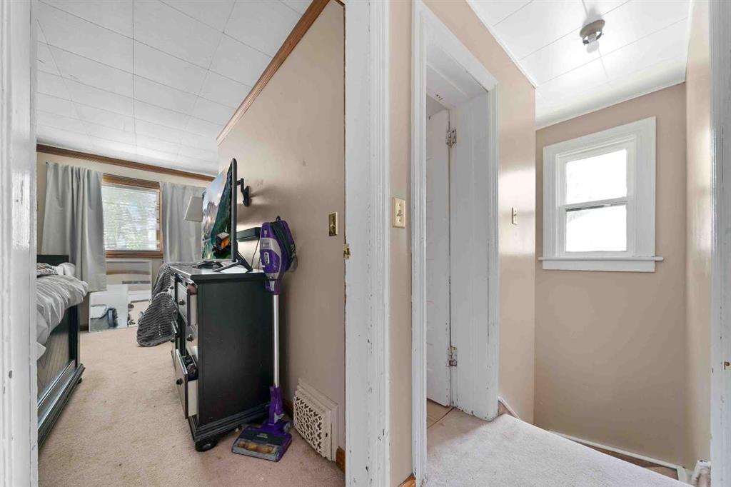 831A 4 Street SE