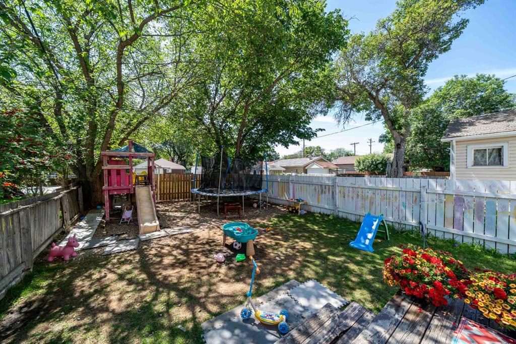 831A 4 Street SE