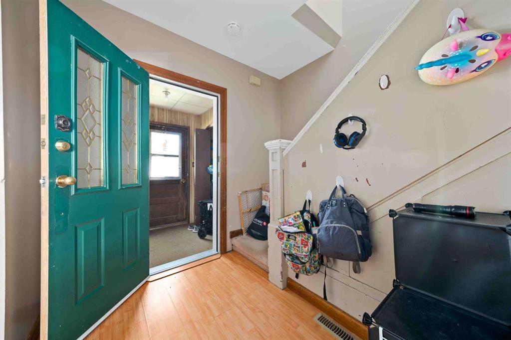 831A 4 Street SE