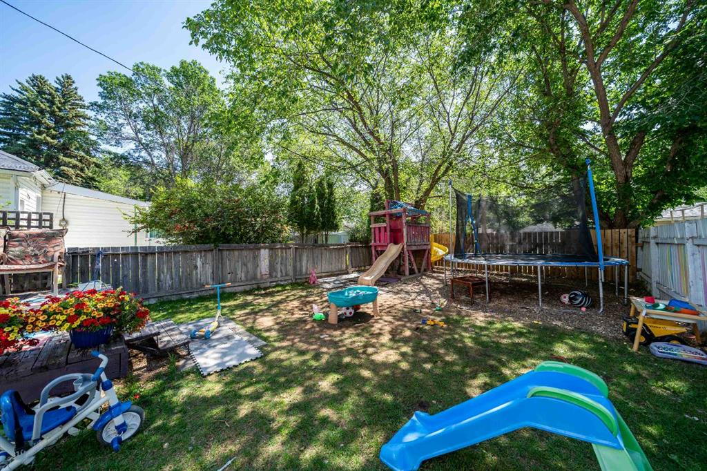 831A 4 Street SE