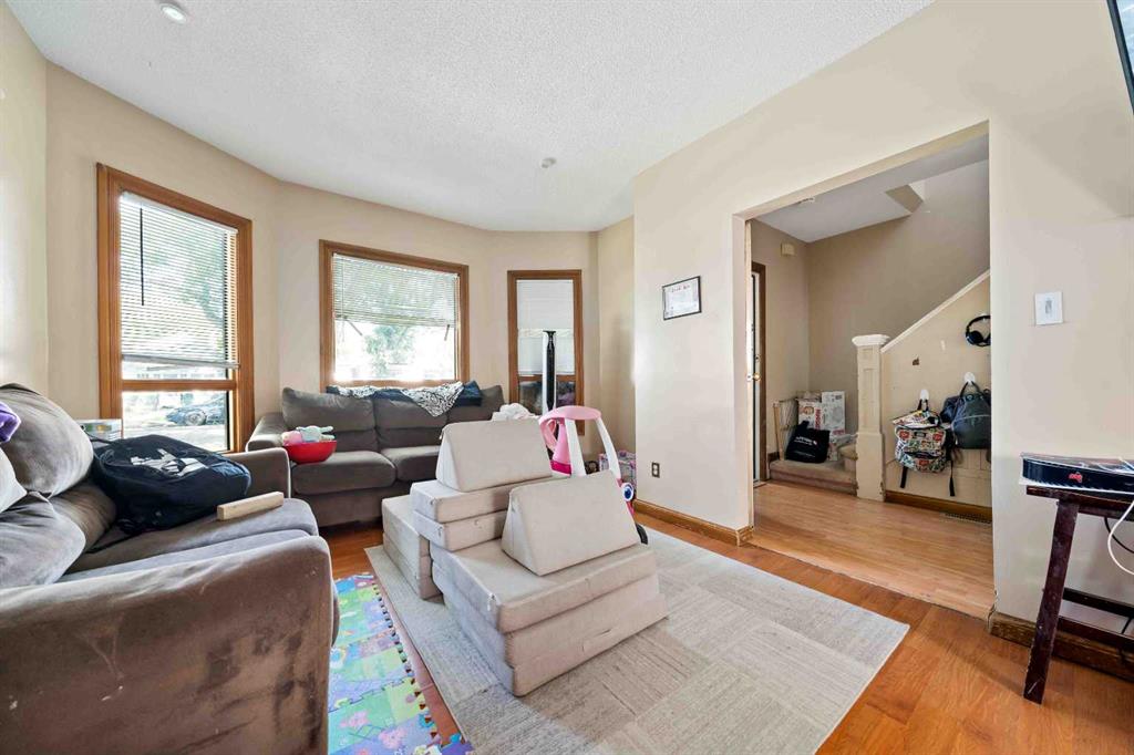 831A 4 Street SE