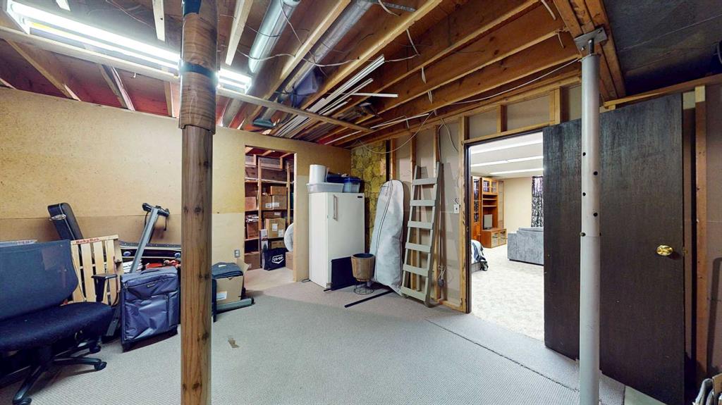 306 Main Street S