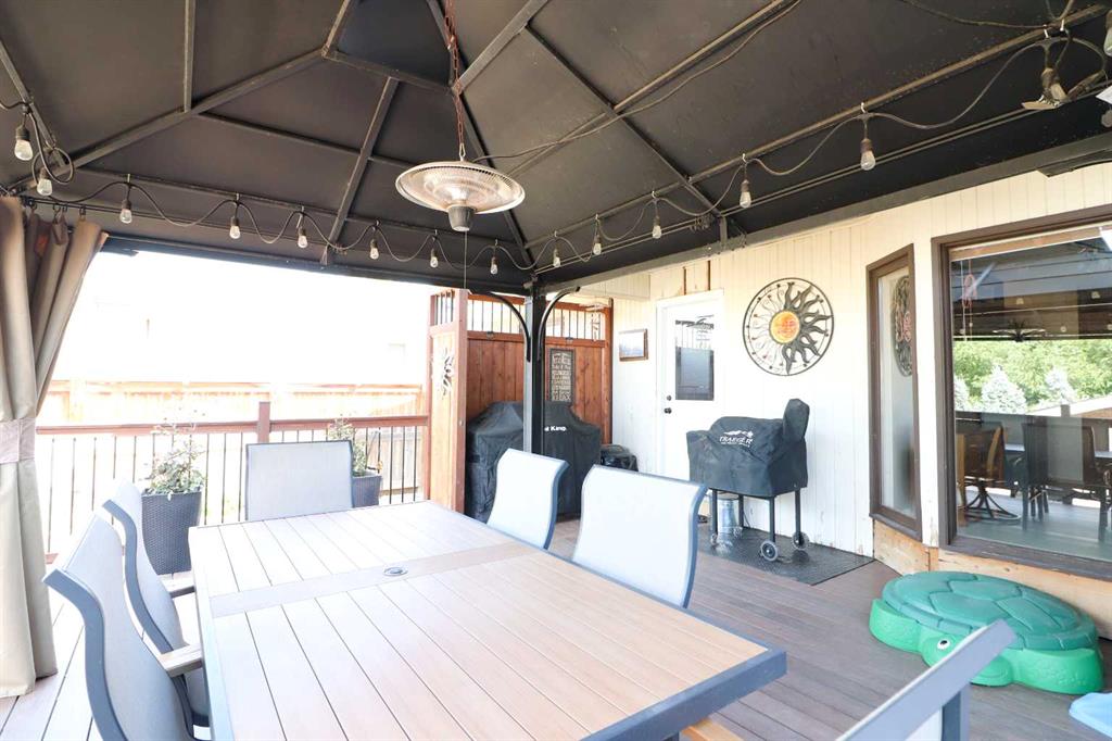306 Main Street S