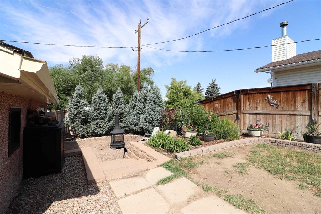 306 Main Street S