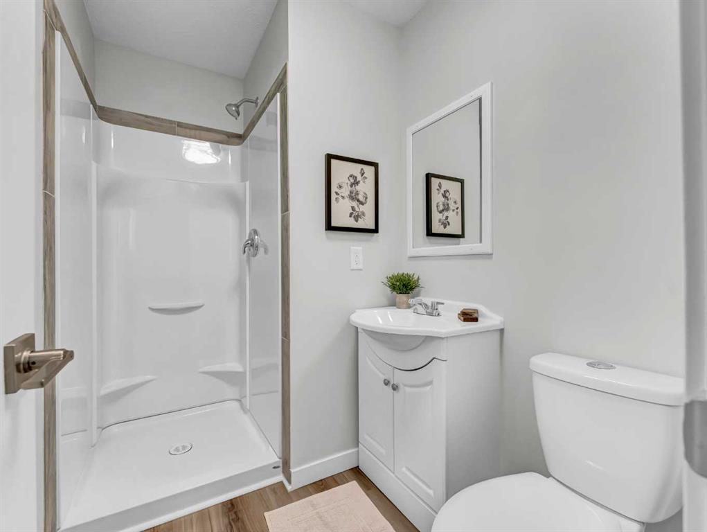 17 Castelani Crescent SE