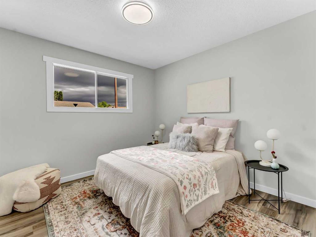 17 Castelani Crescent SE