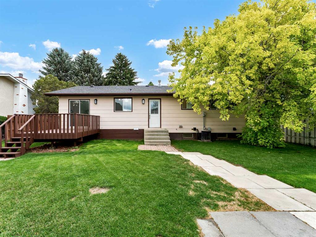 17 Castelani Crescent SE