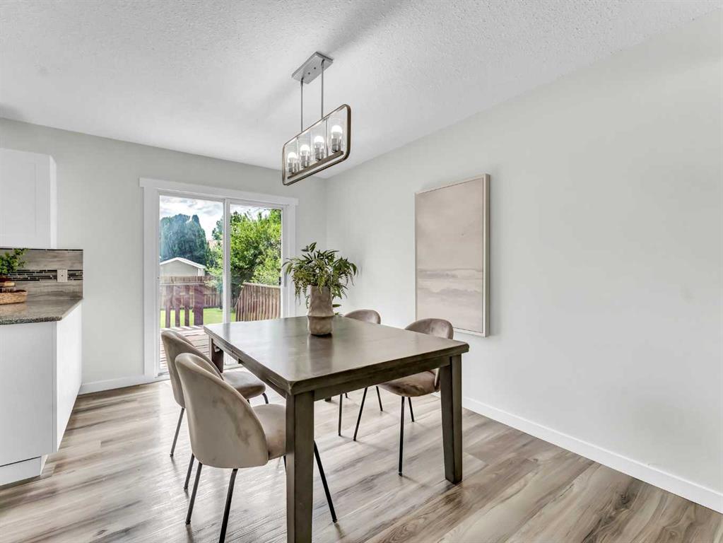 17 Castelani Crescent SE