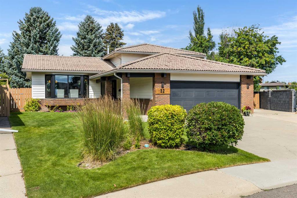 32 Ross Heights Court SE