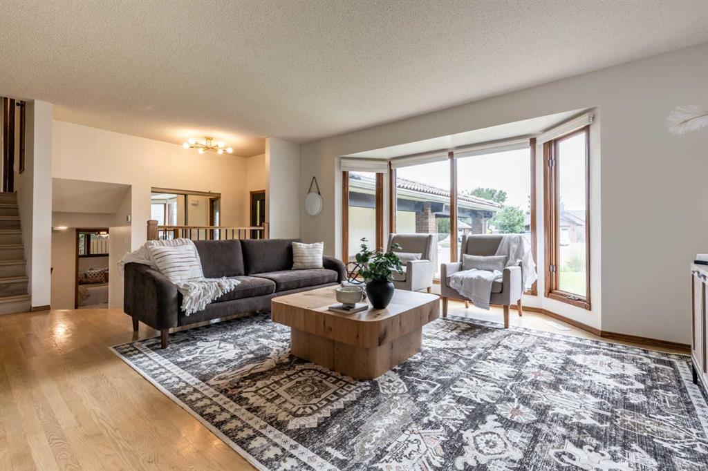 32 Ross Heights Court SE