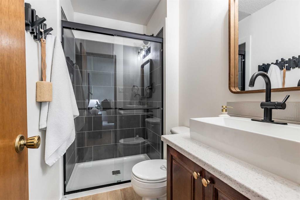 32 Ross Heights Court SE