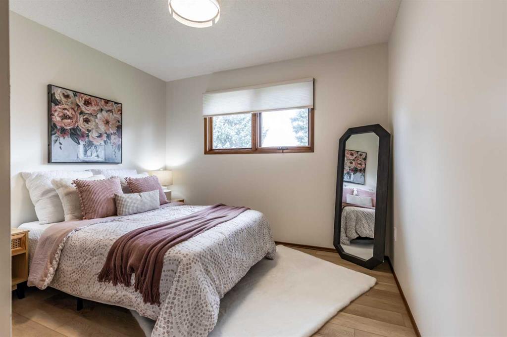 32 Ross Heights Court SE