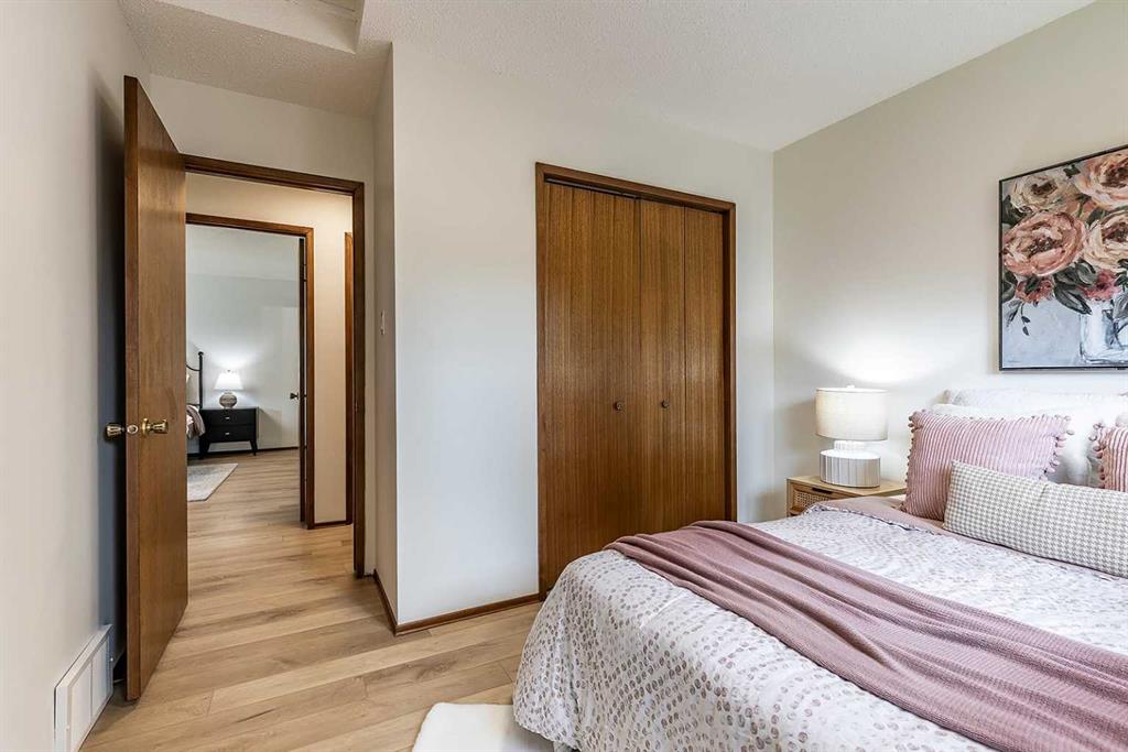 32 Ross Heights Court SE
