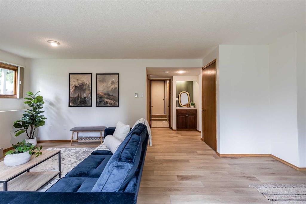 32 Ross Heights Court SE