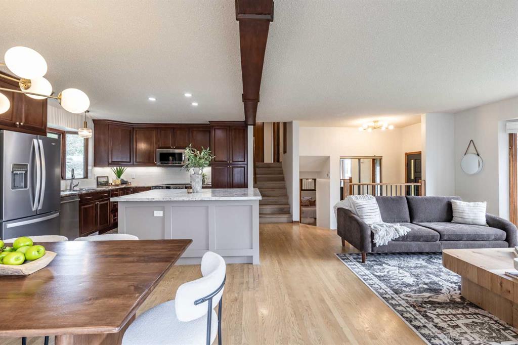 32 Ross Heights Court SE