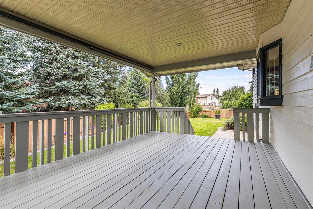 32 Ross Heights Court SE
