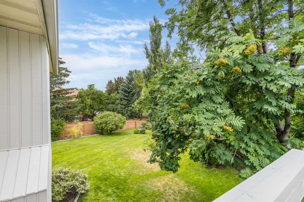 32 Ross Heights Court SE