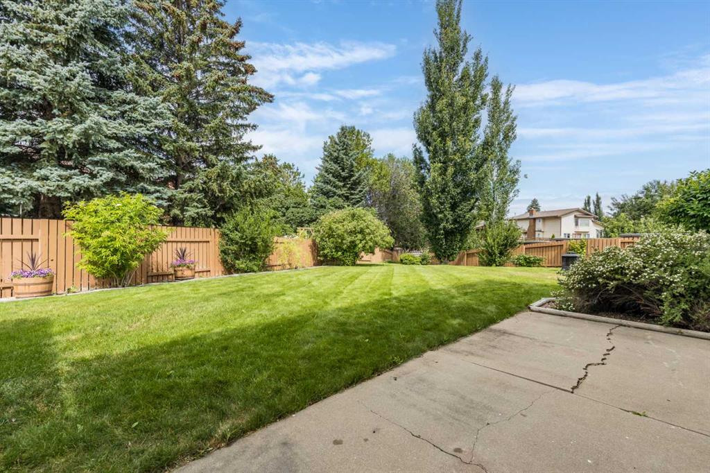 32 Ross Heights Court SE