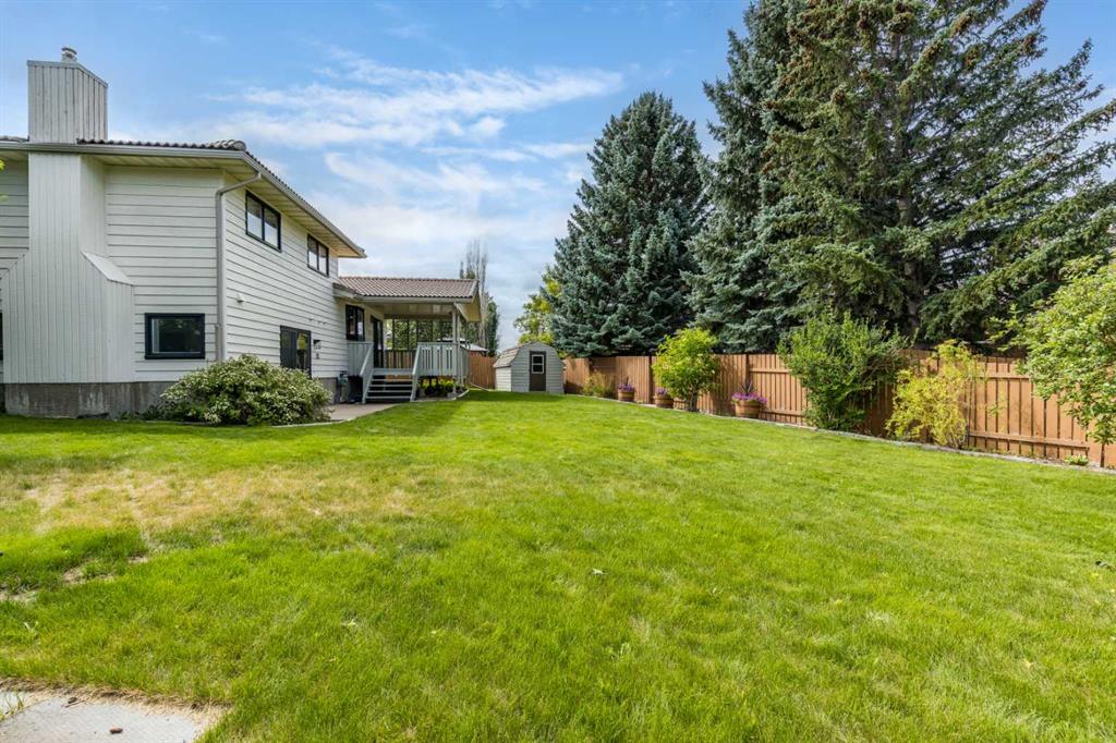 32 Ross Heights Court SE