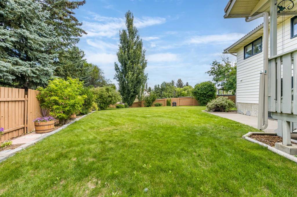32 Ross Heights Court SE
