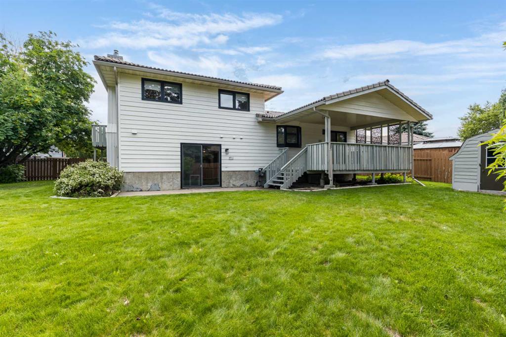 32 Ross Heights Court SE