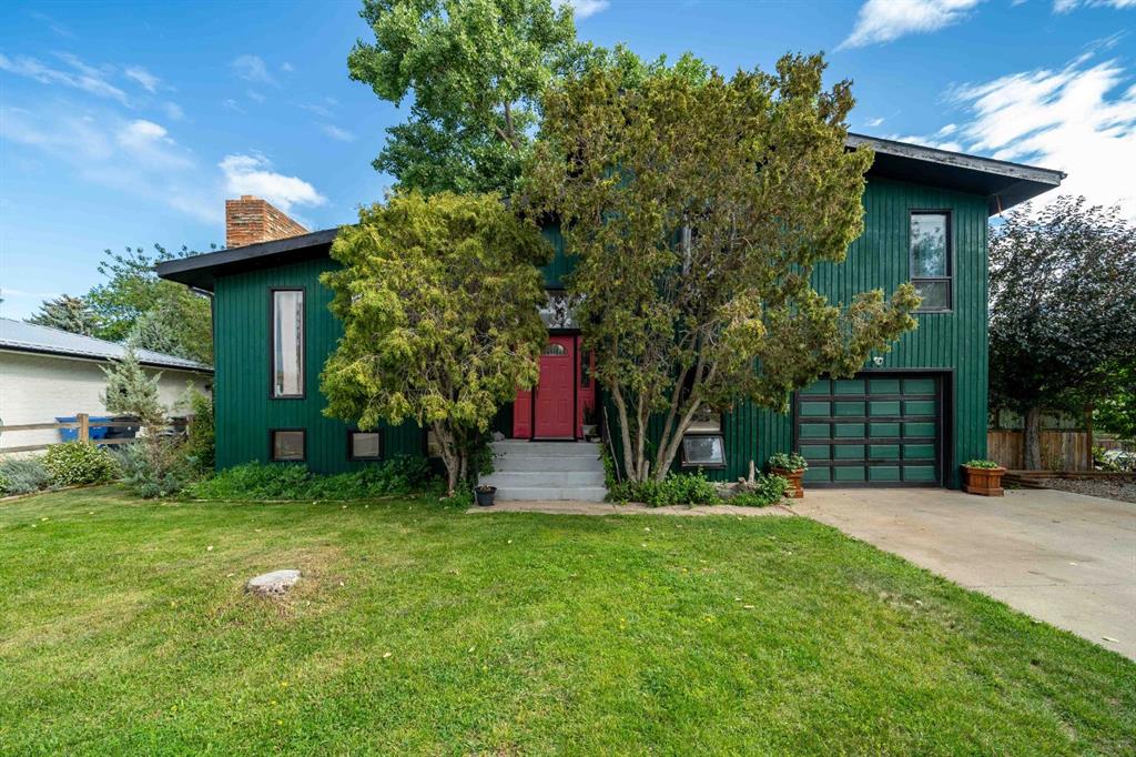 28 Noble Court SW, Medicine Hat