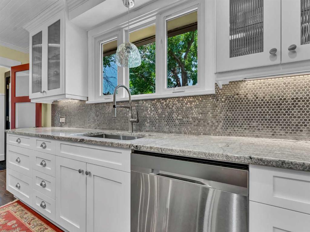 302 Prospect Drive SW