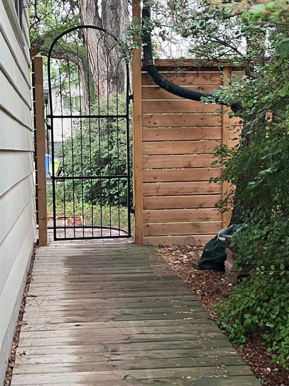 302 Prospect Drive SW