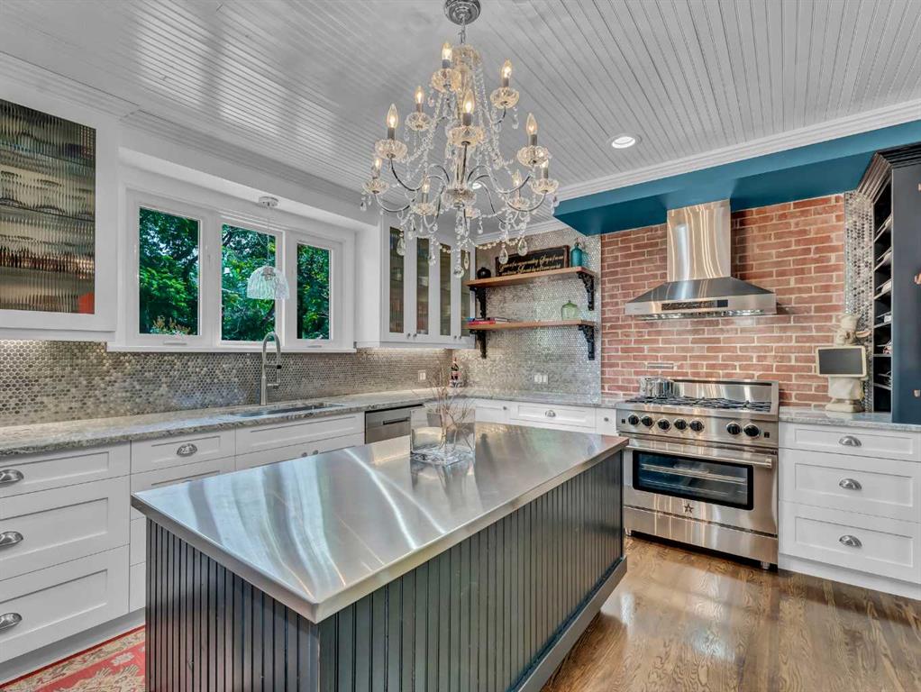 302 Prospect Drive SW