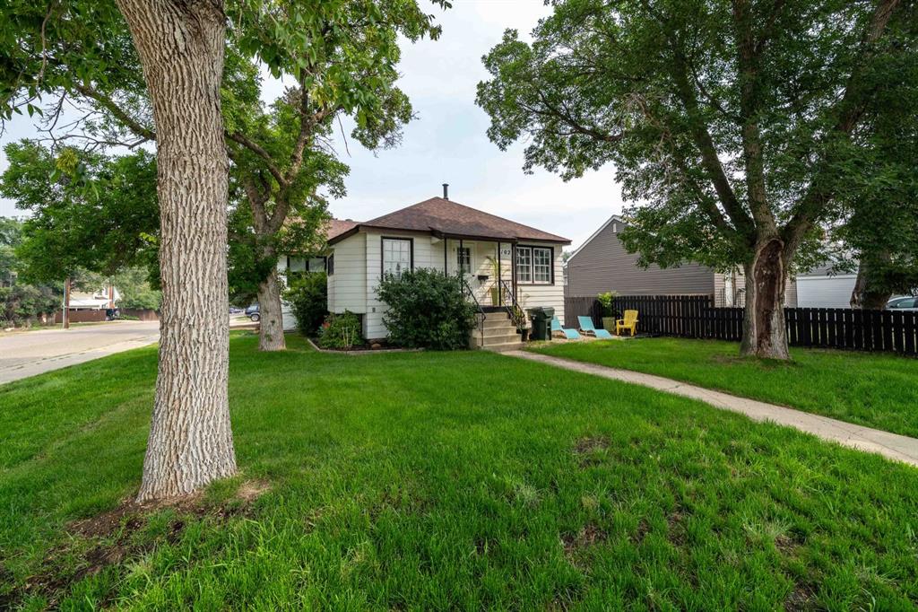 102 9 Street SE, Medicine Hat
