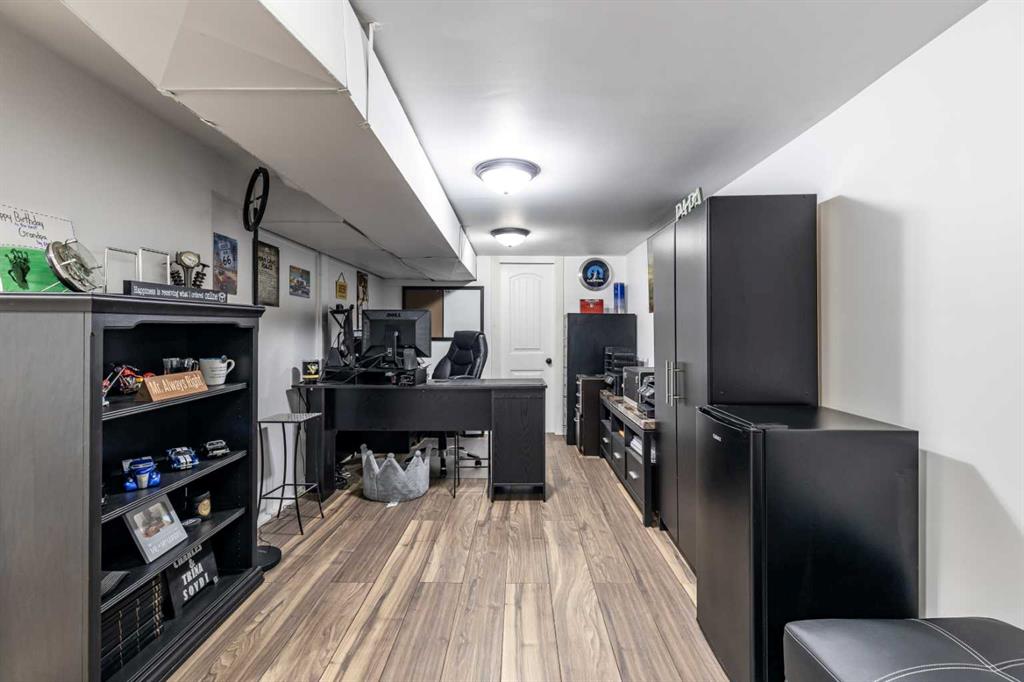 60 9 Street SW