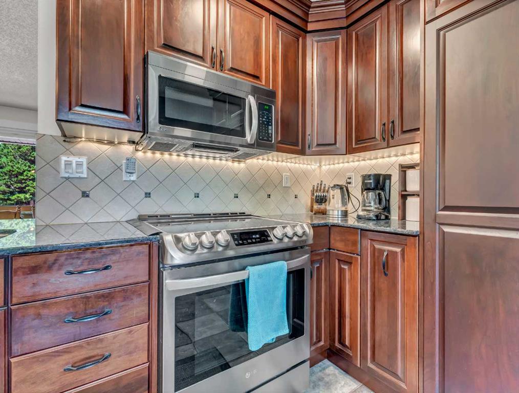 25 Clematis Court SE