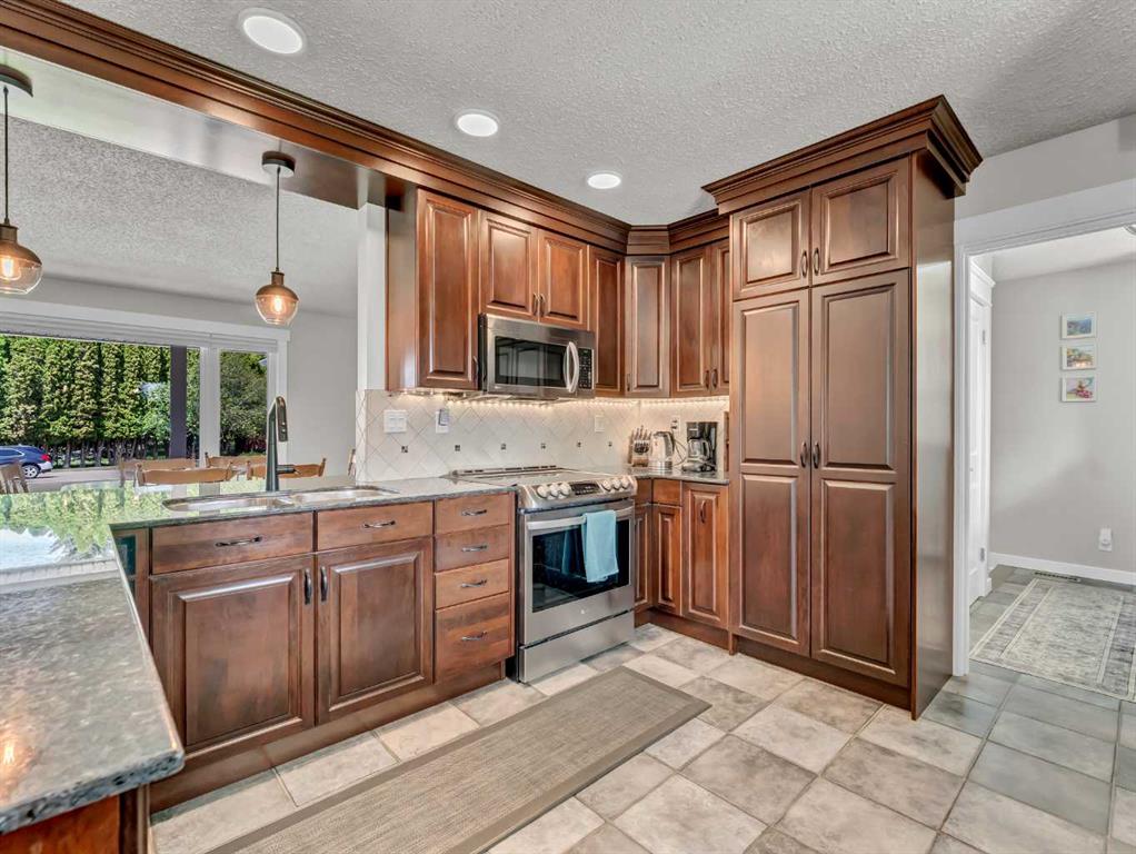 25 Clematis Court SE