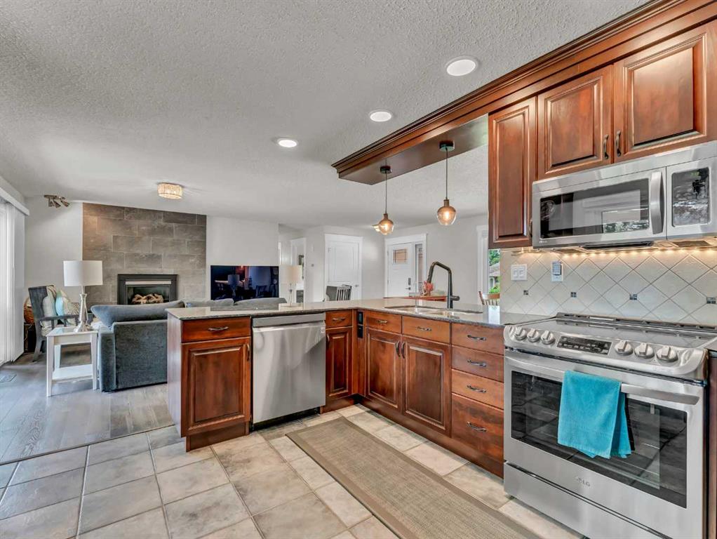 25 Clematis Court SE