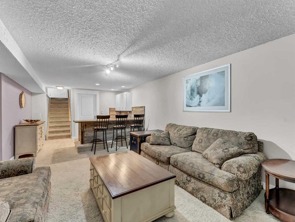 25 Clematis Court SE