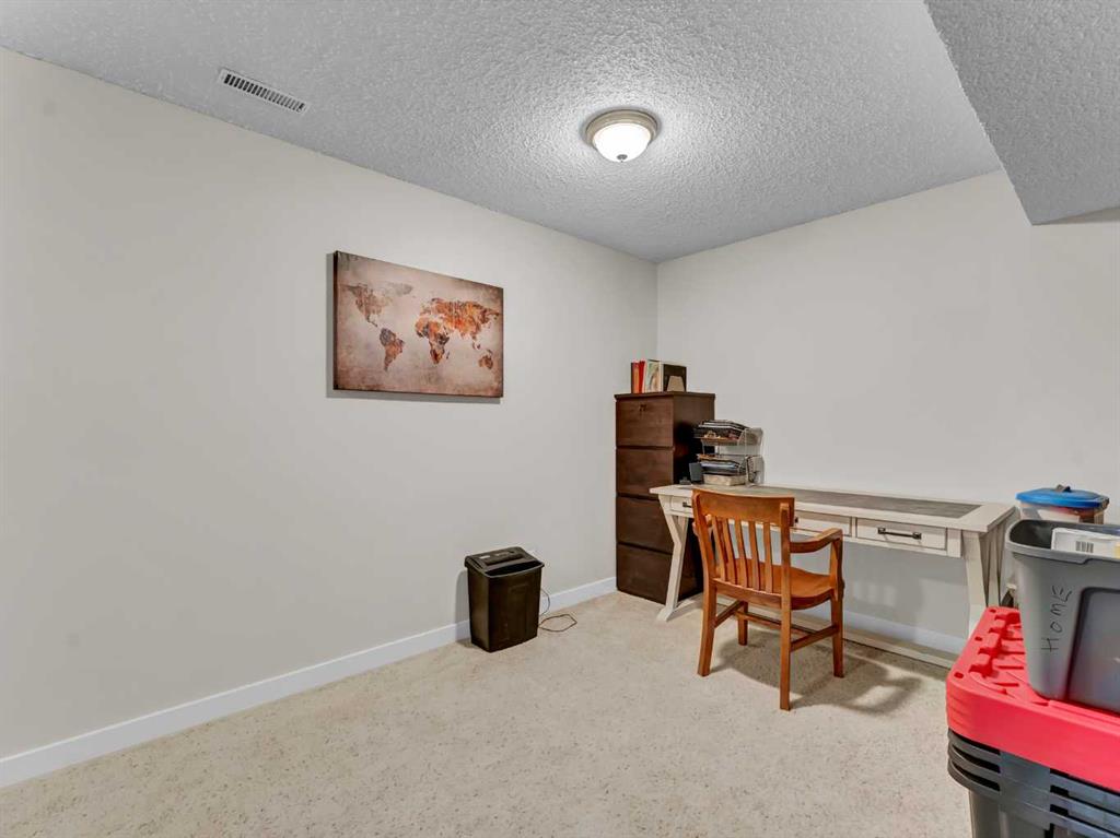 25 Clematis Court SE