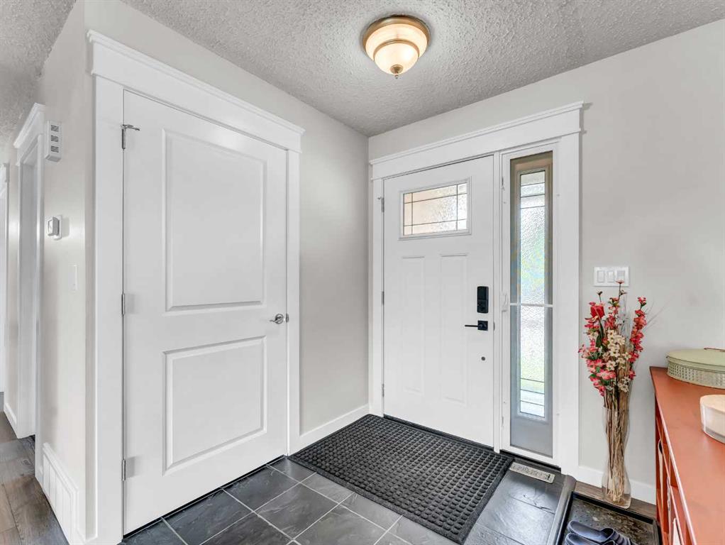 25 Clematis Court SE
