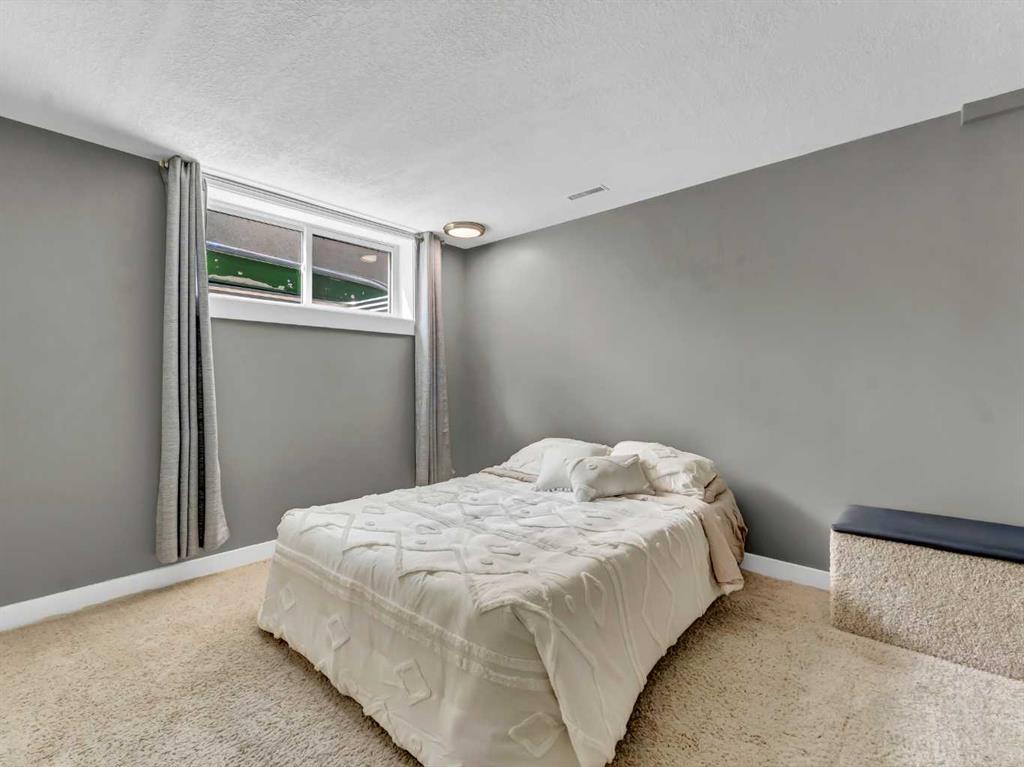 25 Clematis Court SE