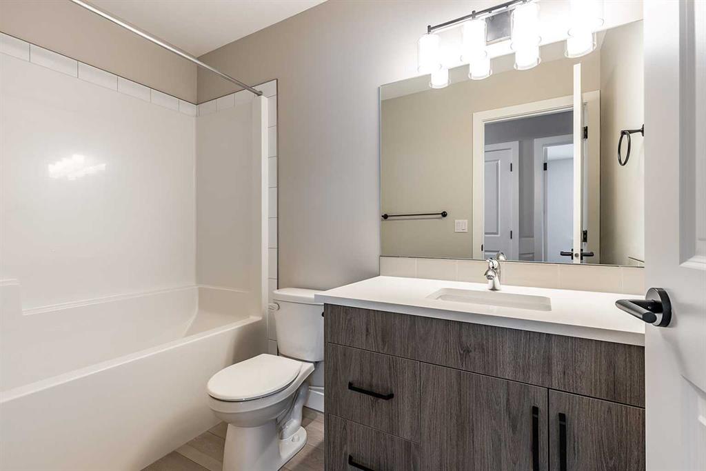 #1-4 192 Somerset Way SE