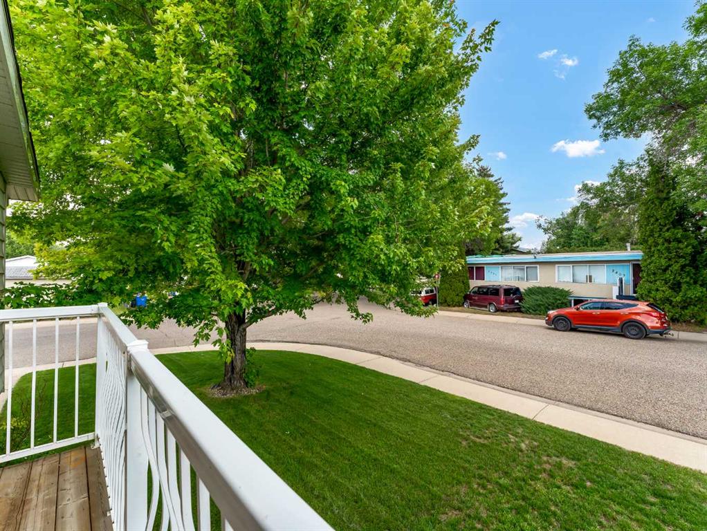 2402 McCaig Crescent SE
