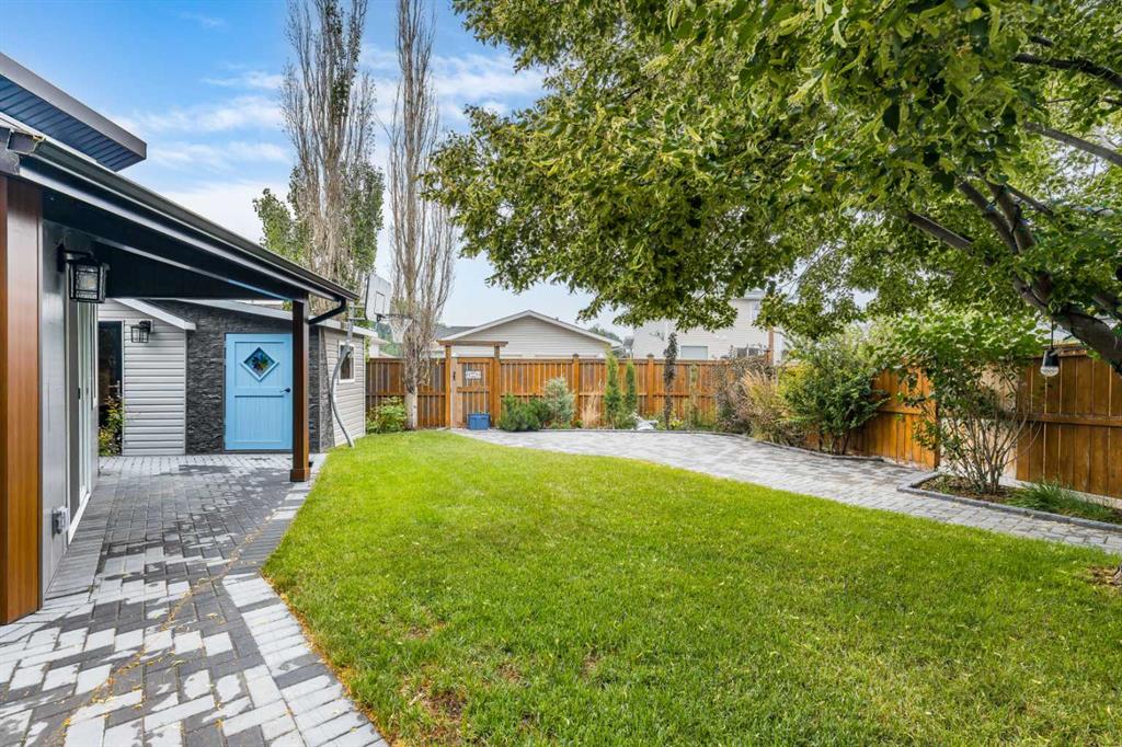 974 Kipling Crescent SW