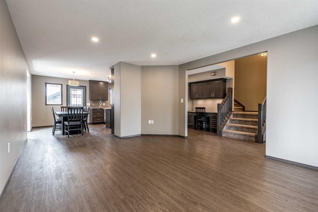 974 Kipling Crescent SW