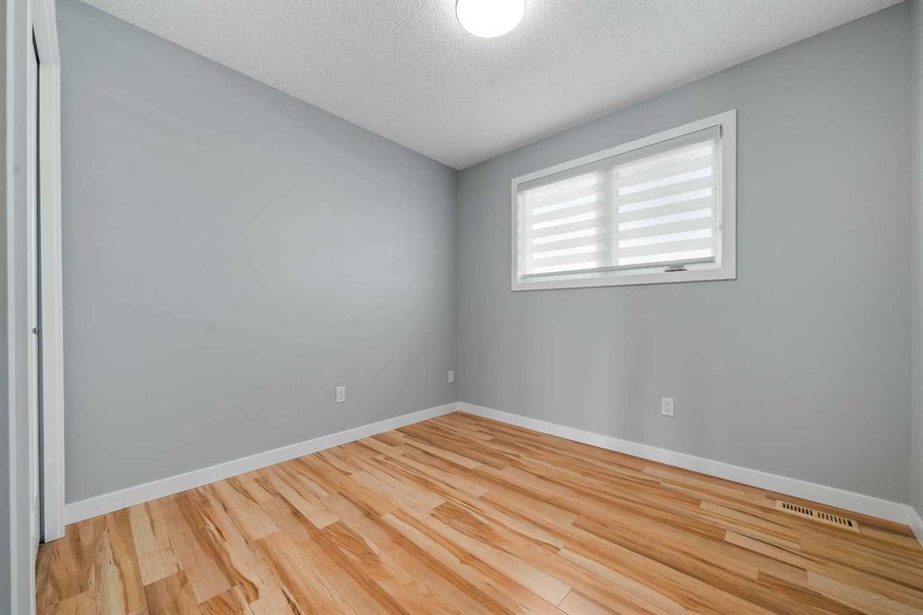 8 Taylor Court SE