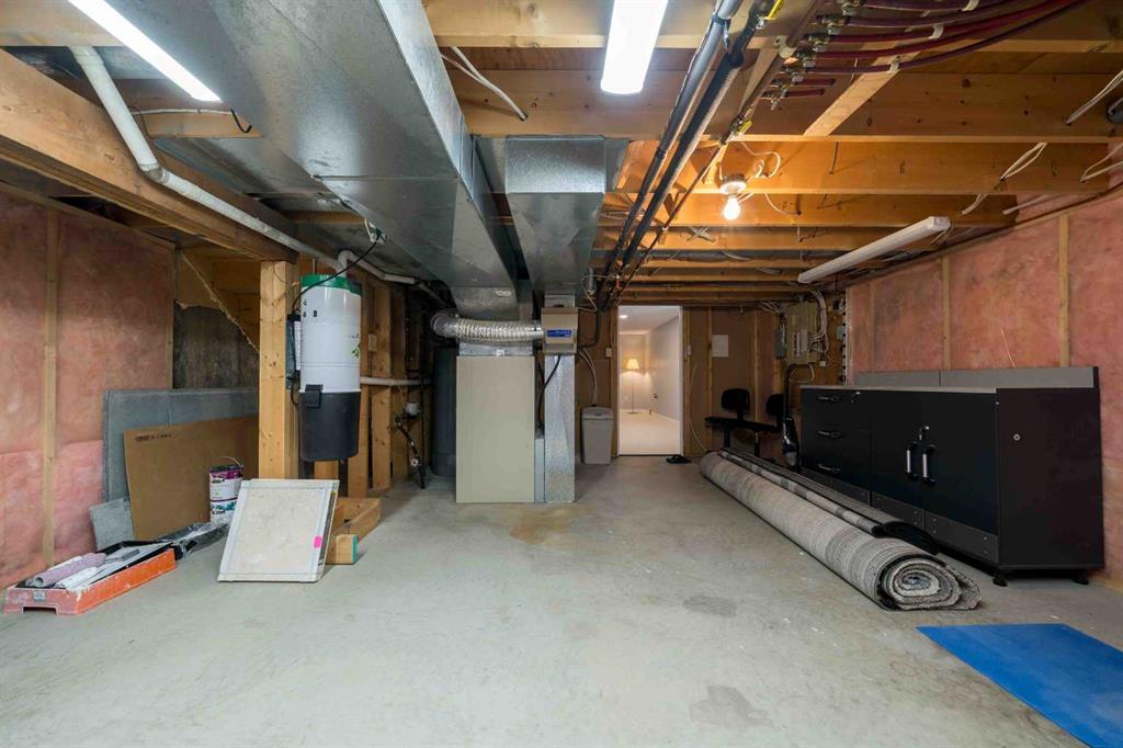 8 Taylor Court SE
